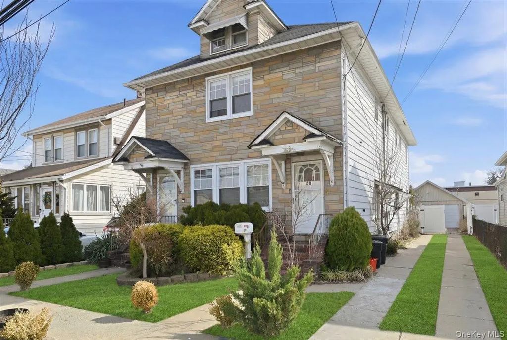 18-20 Watkins Street, Lynbrook