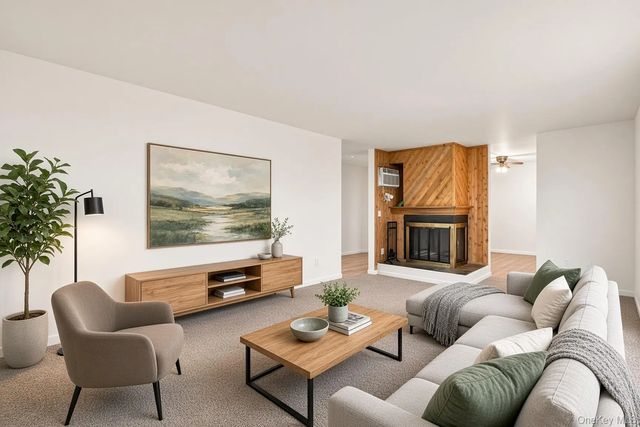 606 Drew Lane, Carmel