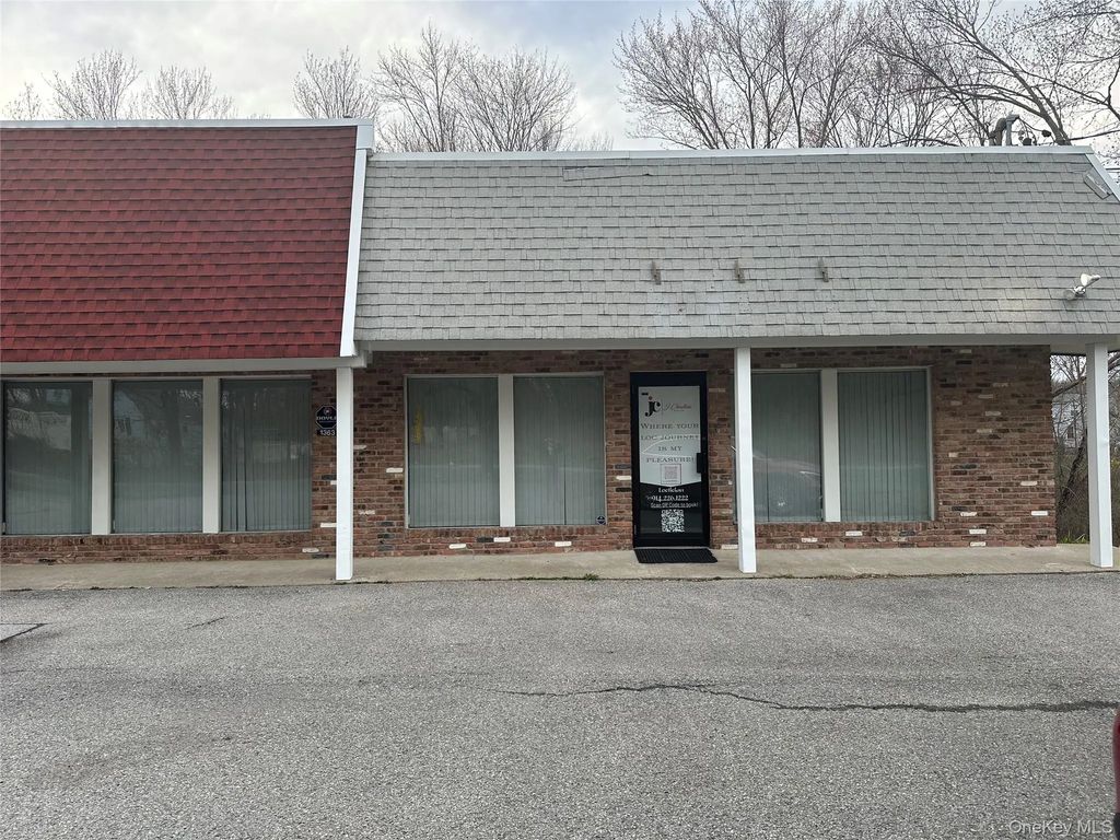 1363 Rt 9g, Hyde Park