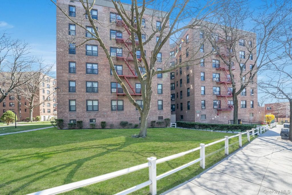 83-85 Woodhaven Boulevard # 3l, Woodhaven