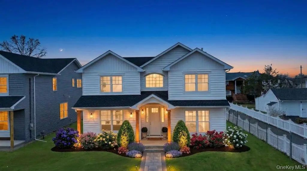 89 West Avenue, Hicksville