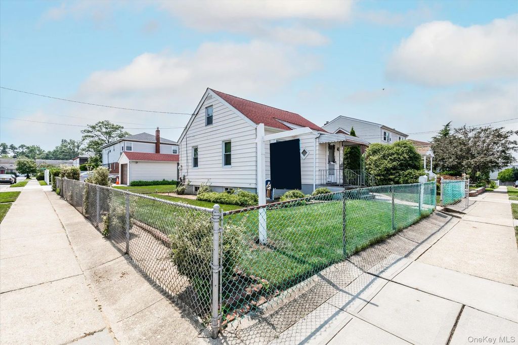 1267 Nelson Street, Elmont