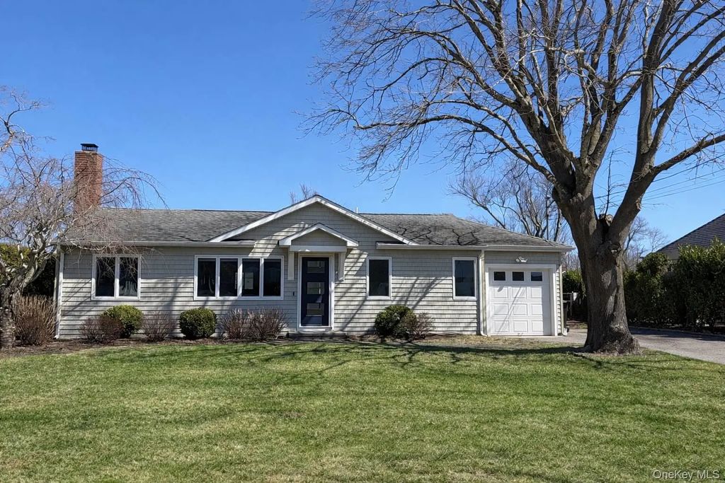 21 Tarpon Road, East Quogue
