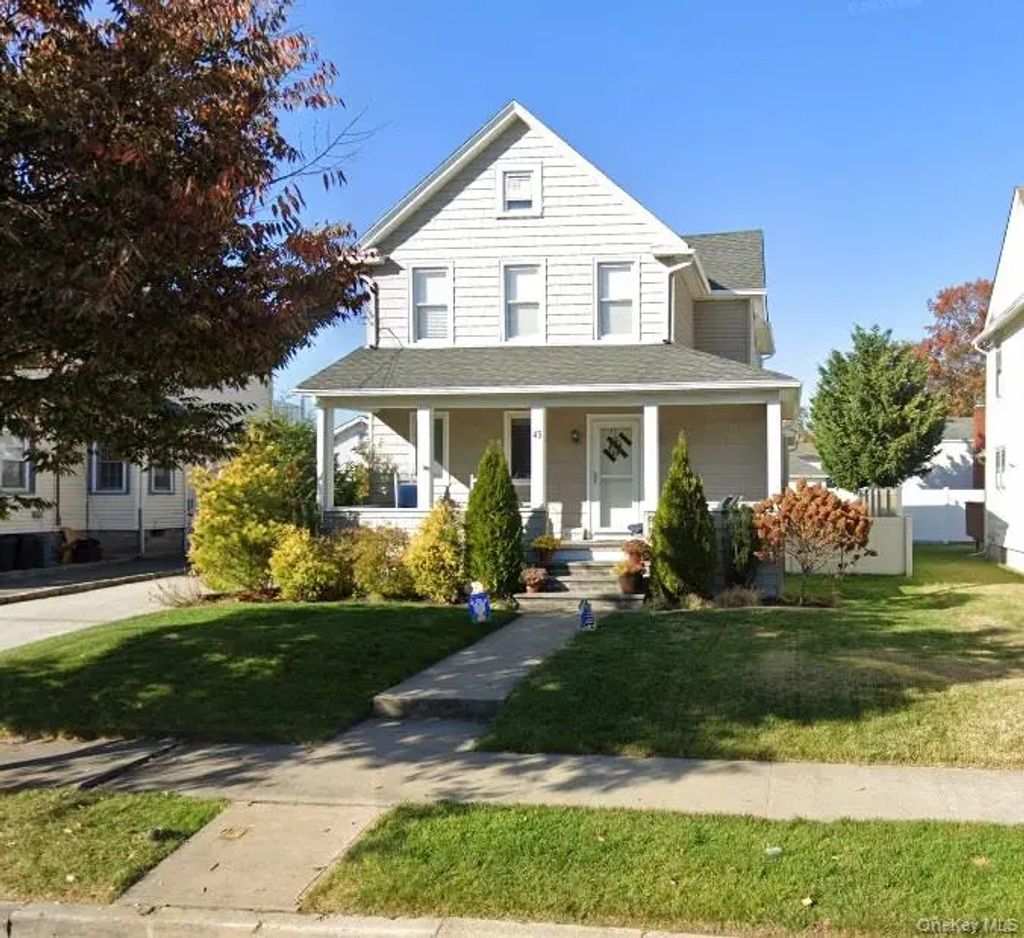 45 Harrison Upper, Lynbrook