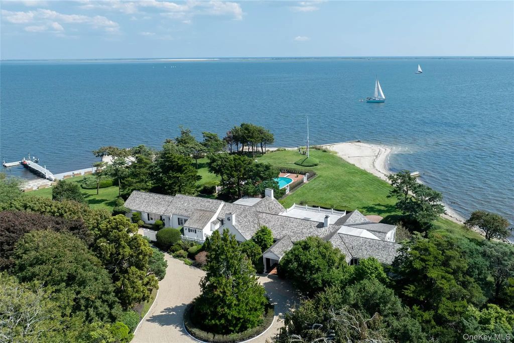 16 Point Road, Bellport Village