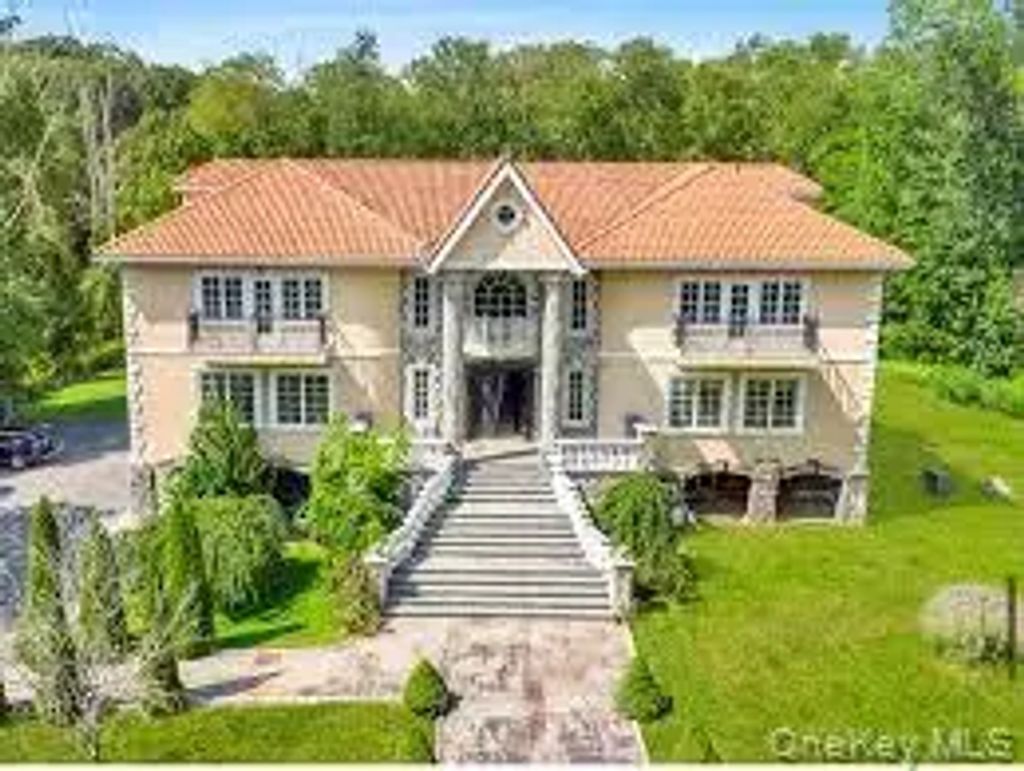 180 Stone Hill Road, Bedford
