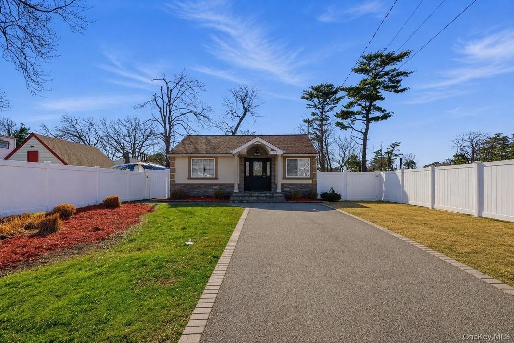 108 4th Street, Brentwood