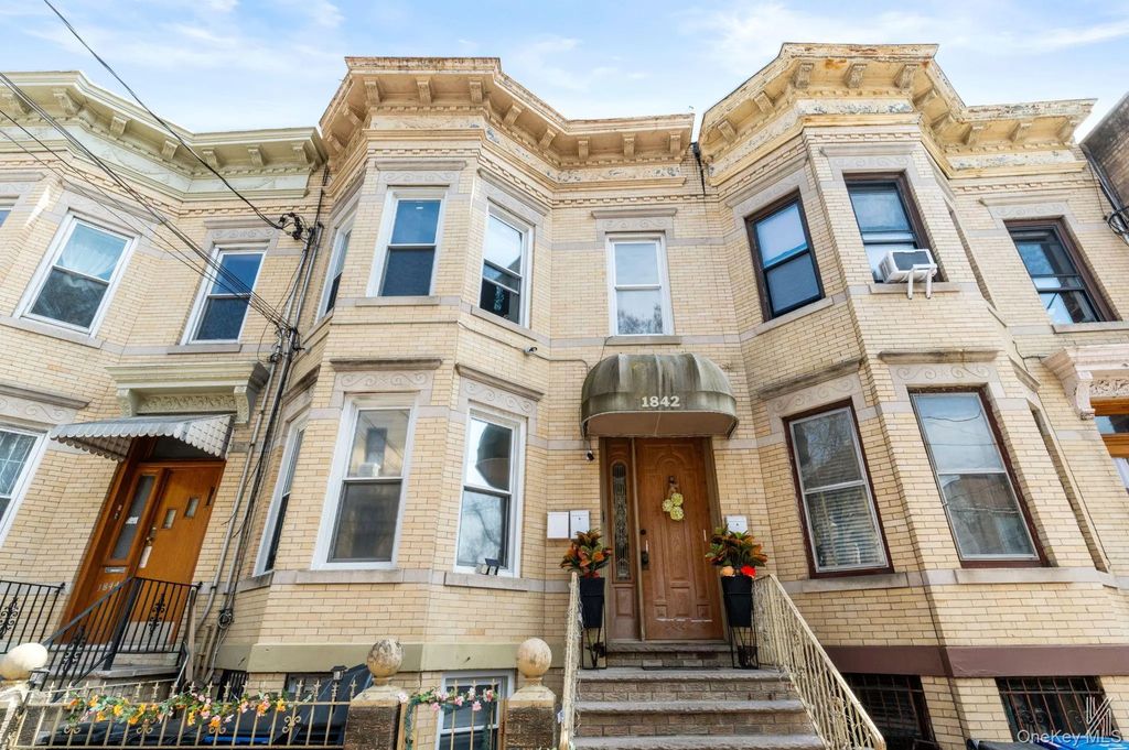 1842 Norman Street, Ridgewood