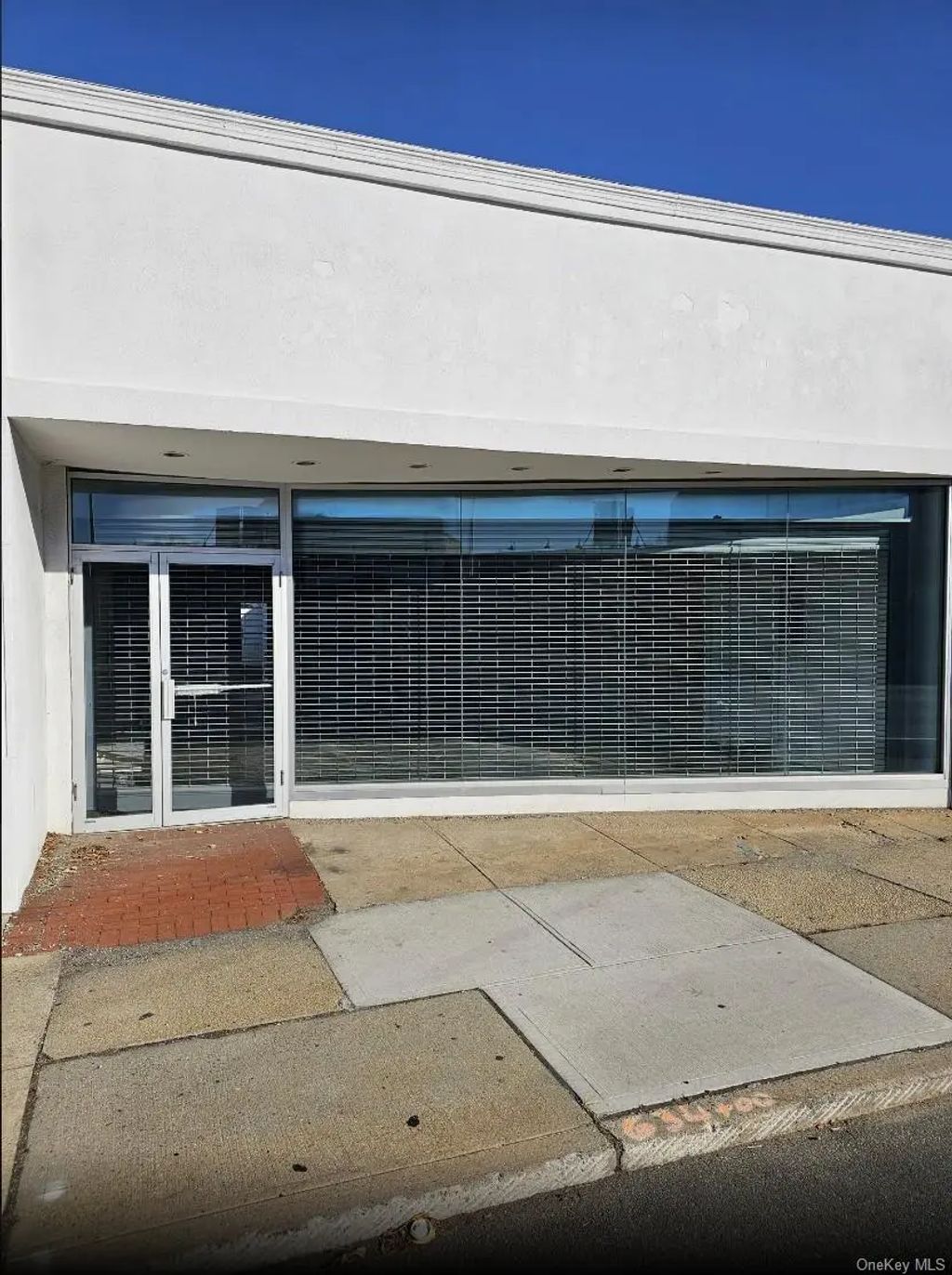 323 Sunrise Highway, Rockville Centre