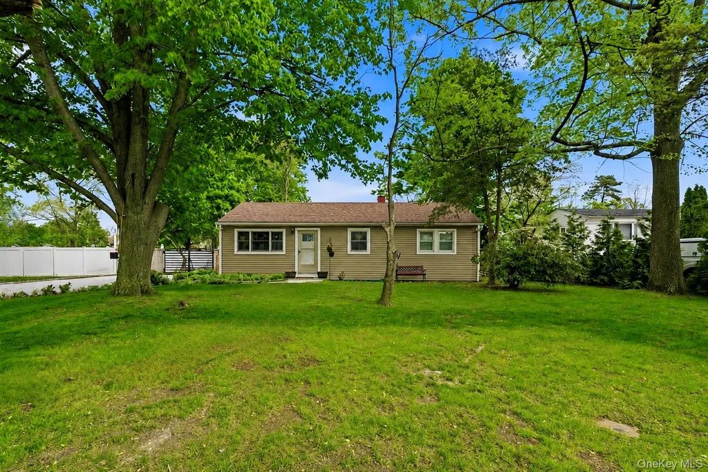 1016 Howells Road, Bay Shore