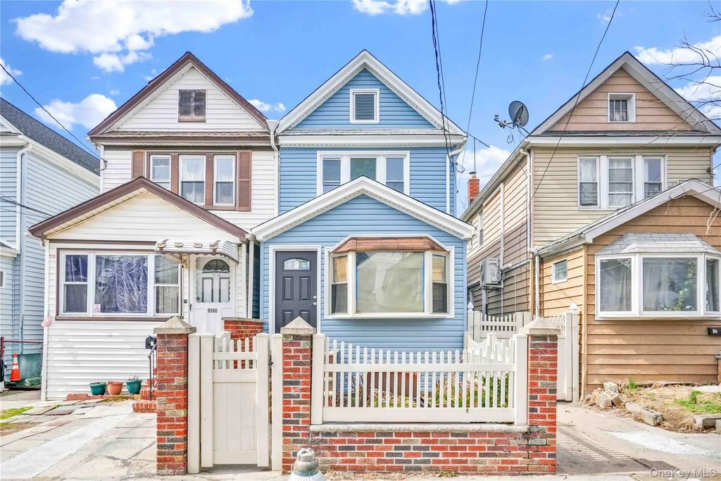 9558 113th Street, Richmond Hill S.