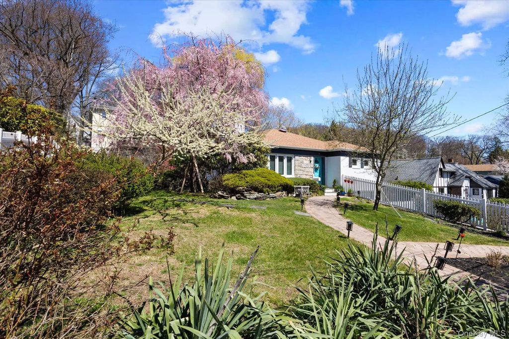 15 Brookside Lane, Dobbs Ferry