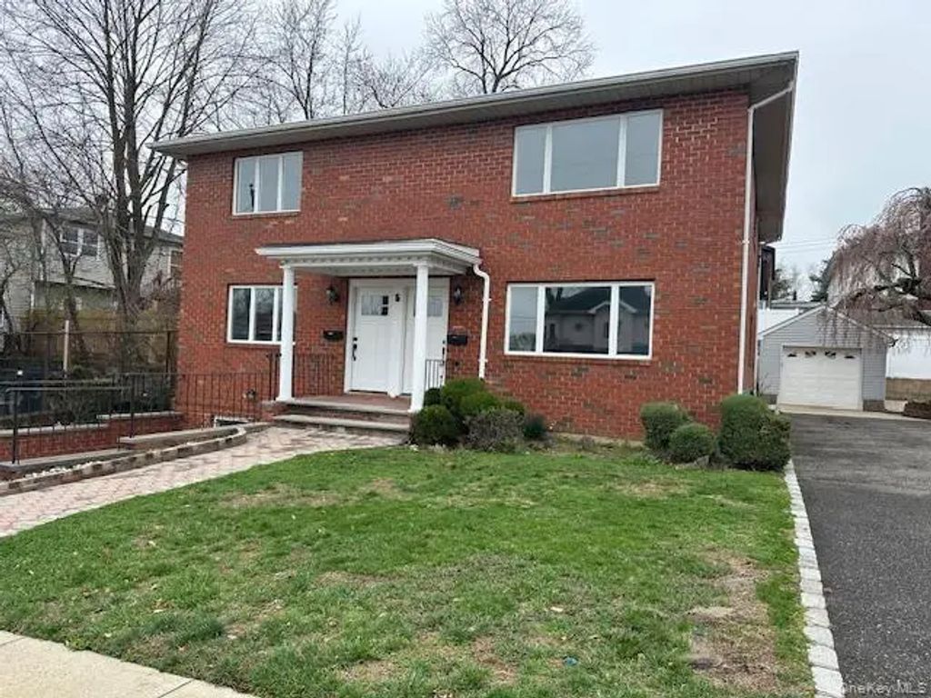 5 Linwood Road N # 2nd Fl, Port Washington