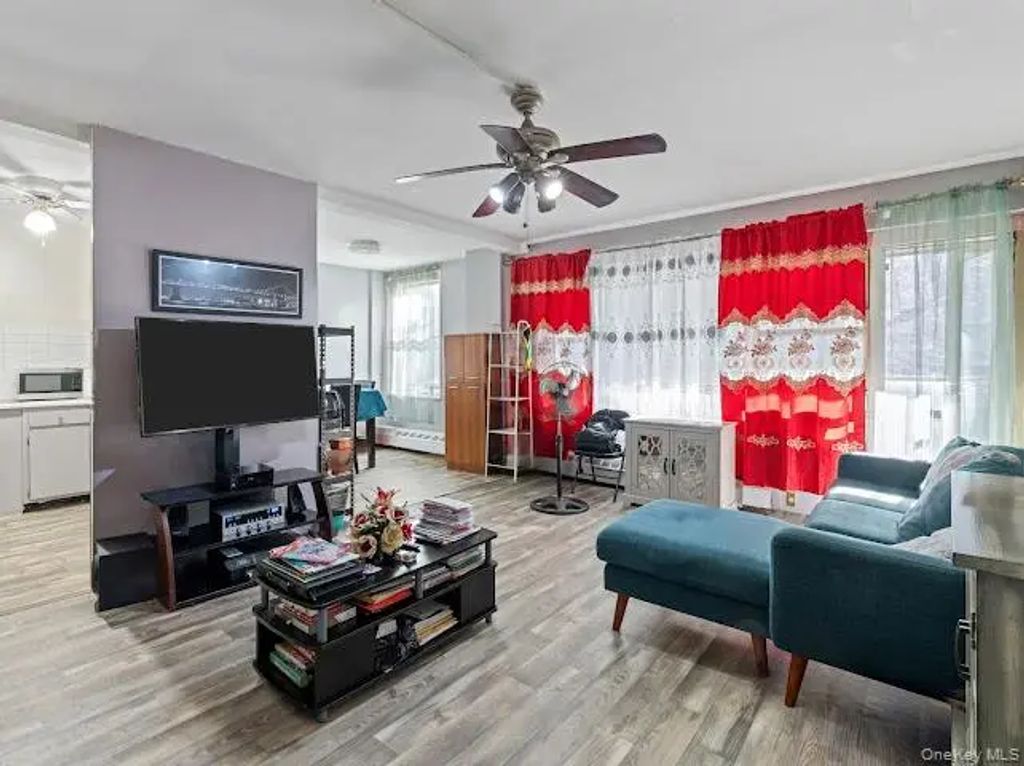 12425 Flatlands Ave Flatlands Ave, Brooklyn