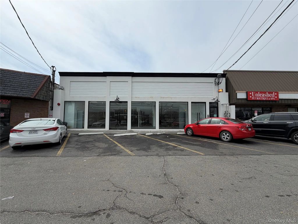 118-120 Shore Road, Port Washington