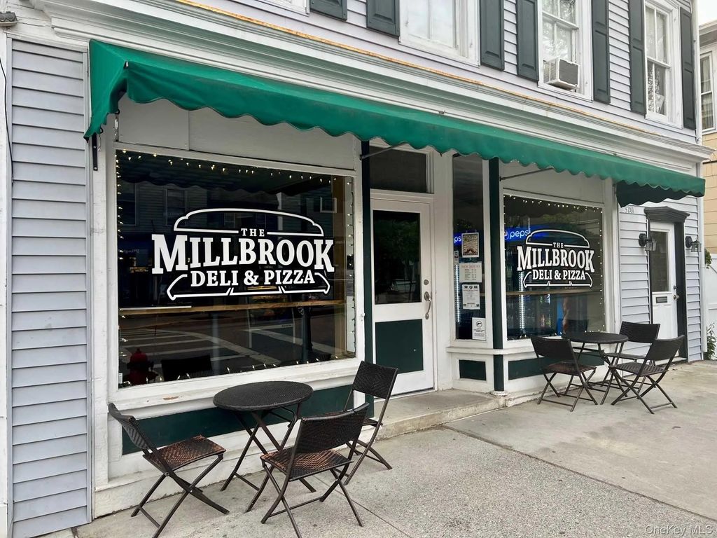 3281 Franklin Avenue, Millbrook