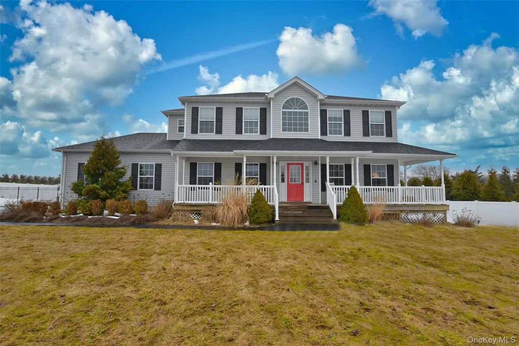 5 Dogwood Lane, East Moriches