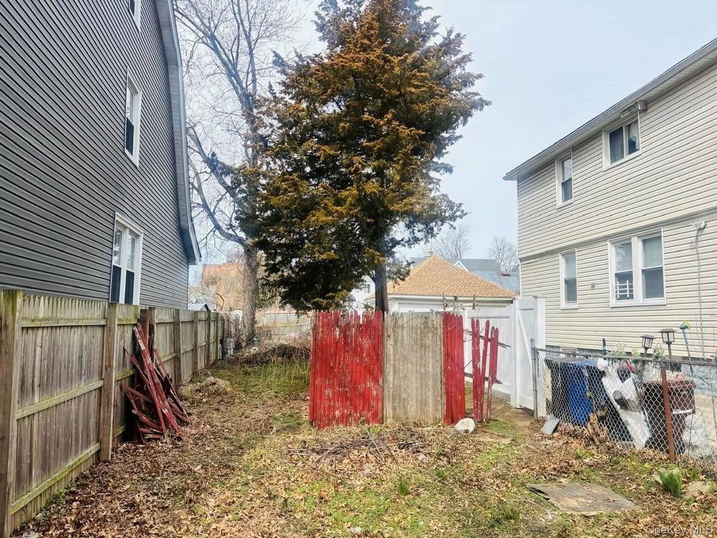 115 Avenue Avenue, Jamaica