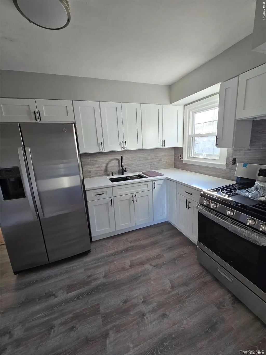 70 E Valley Stream Boulevard 2, Valley Stream