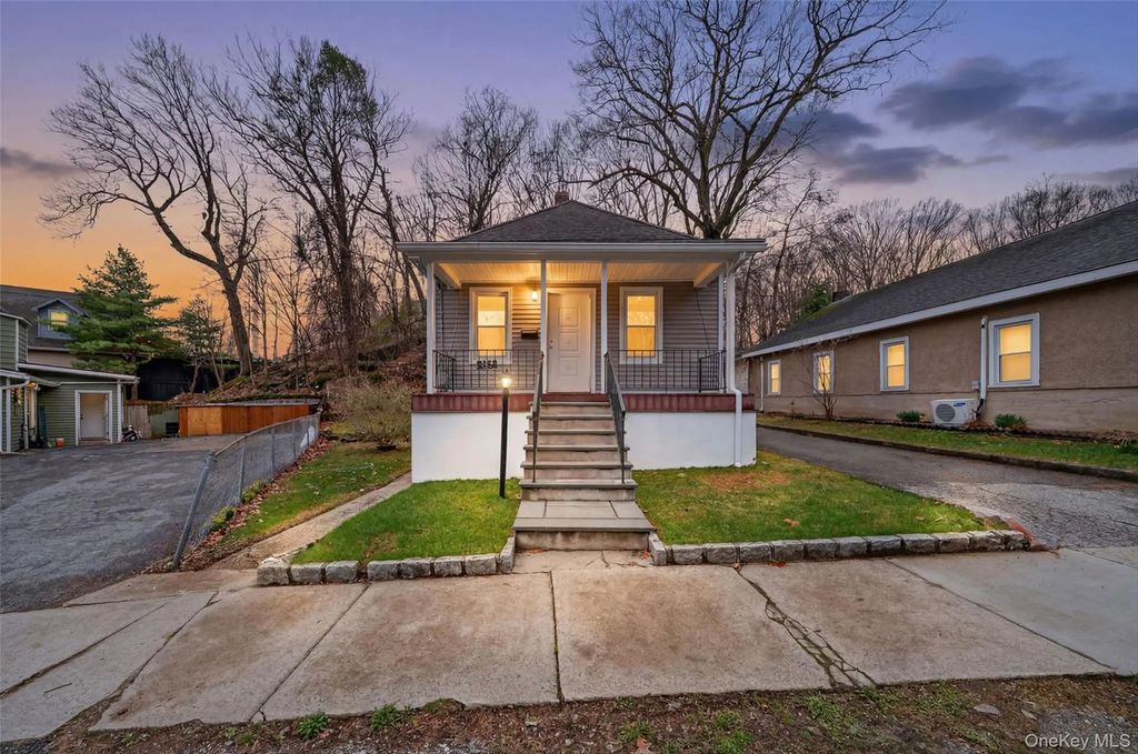 222 Bleakley Avenue, Buchanan