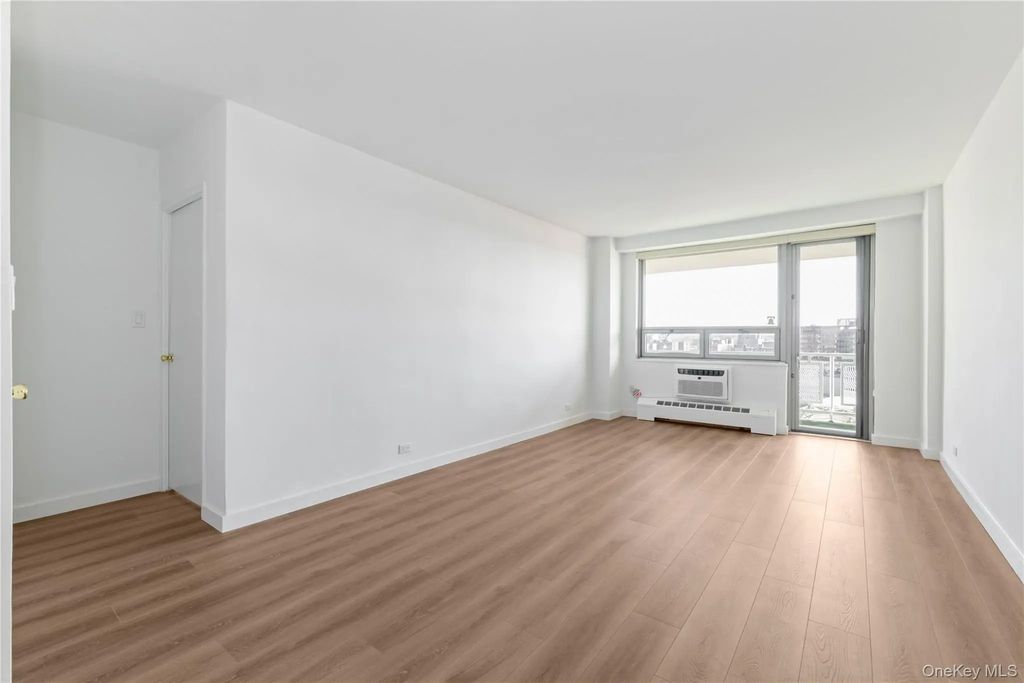 61-15 97 # 14e, Rego Park