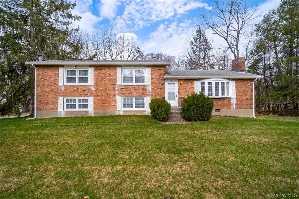86 W Main Street, Washingtonville