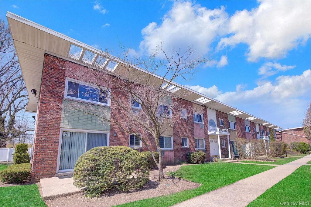 273 Newbridge Road # D2, Levittown