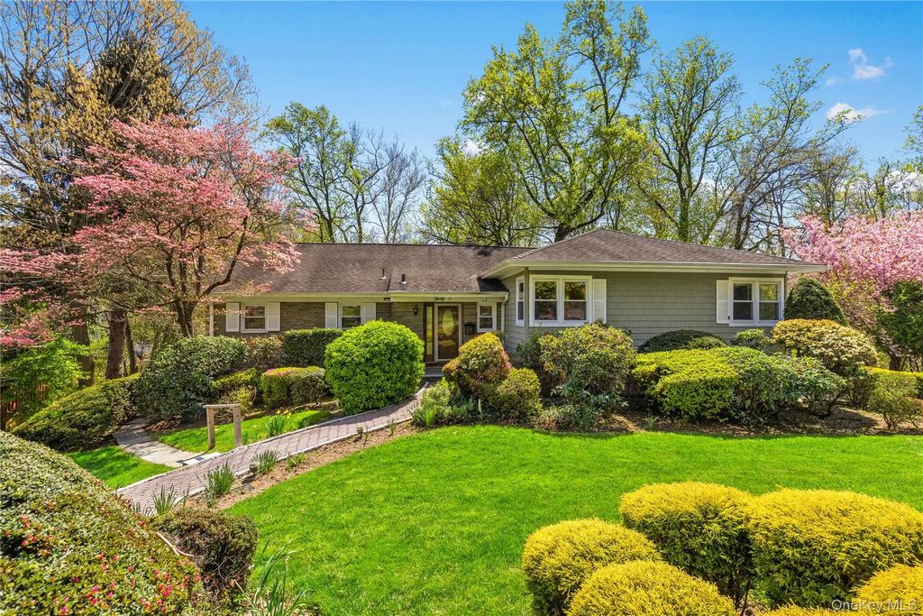 30 Claudet Way, Eastchester