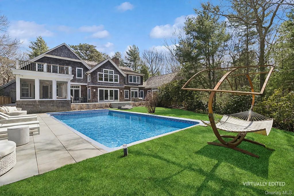 11 Owls Nest Lane, East Hampton