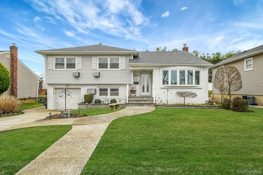 2626 Burro Lane, East Meadow