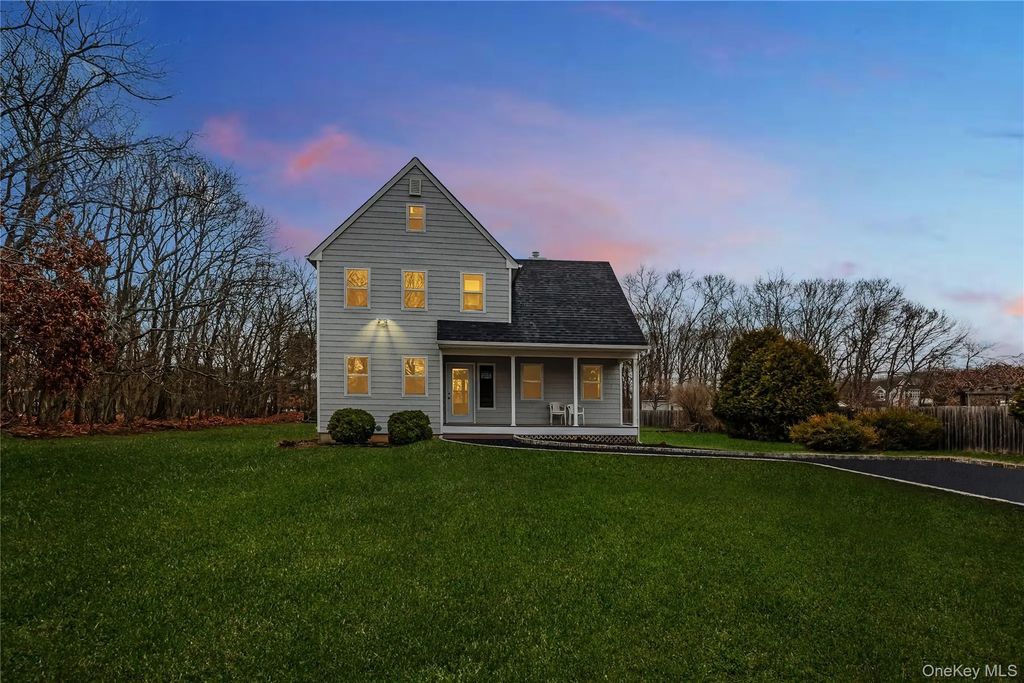 24 Buckskin Lane, Riverhead