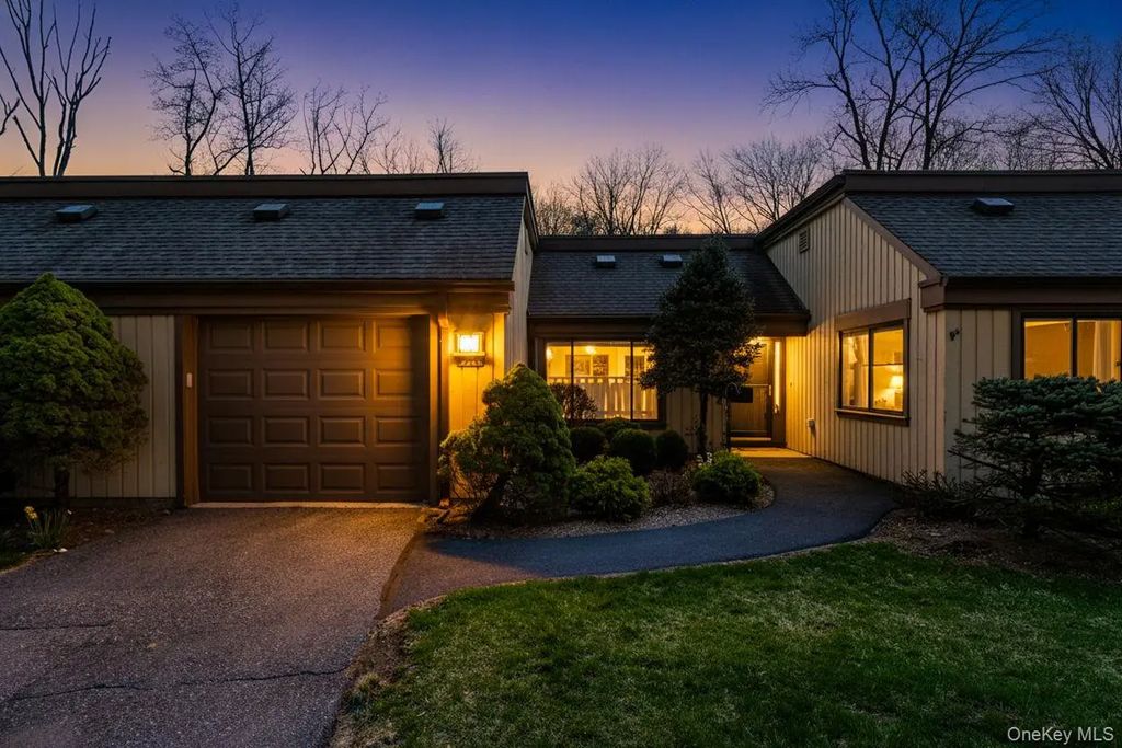 272 Heritage Hills # C, Somers
