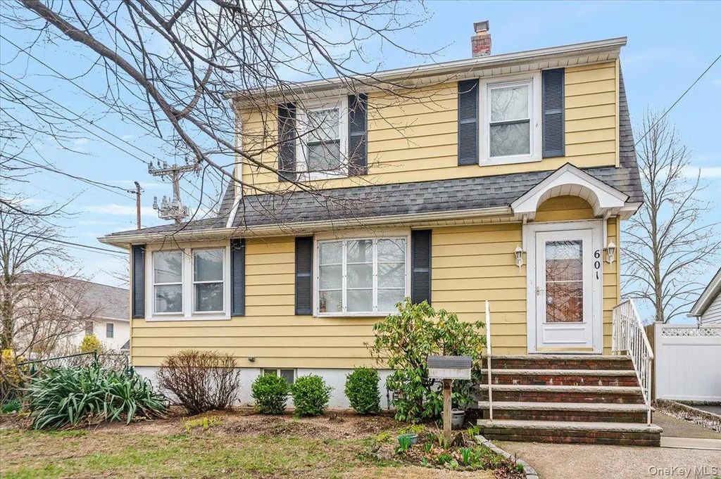 601 Hughes Street, Bellmore