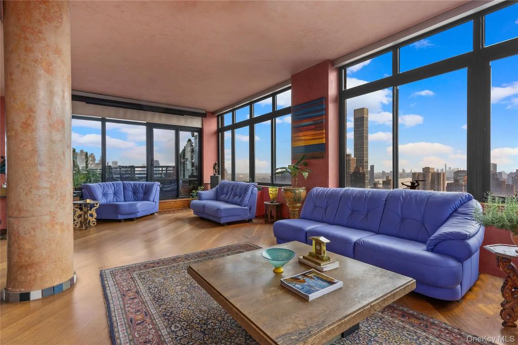 304 E 65th Street # Penthouse, New York (Manhattan)