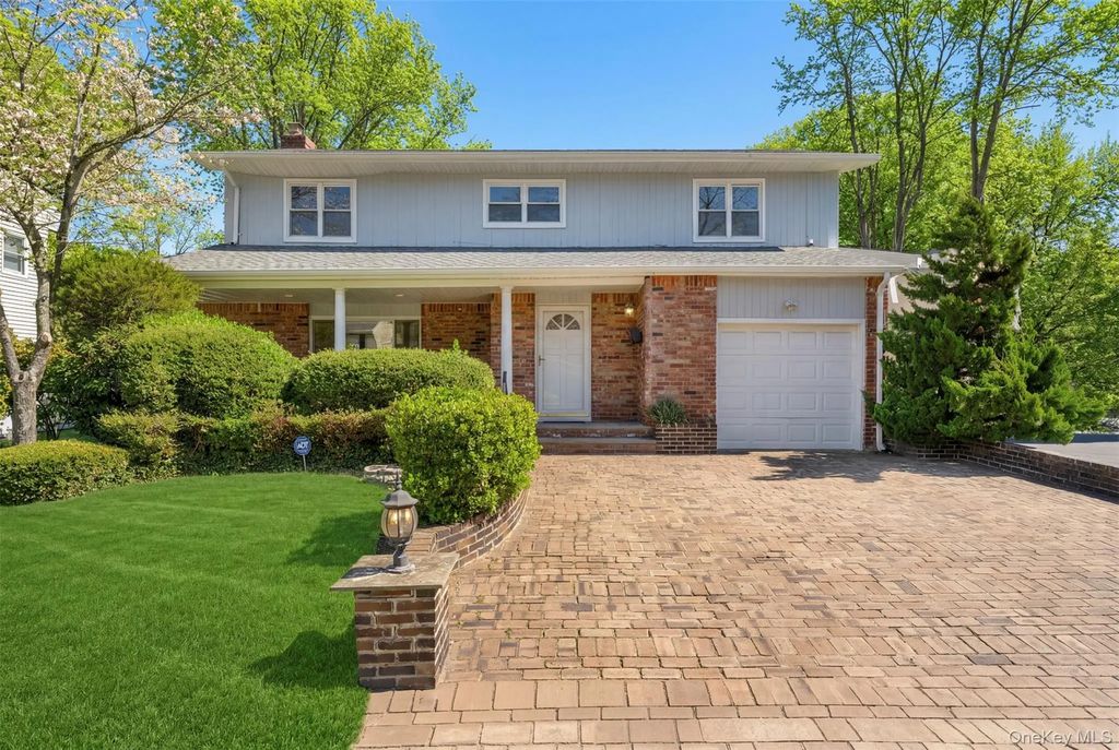 8 Cathy Lane, Great Neck
