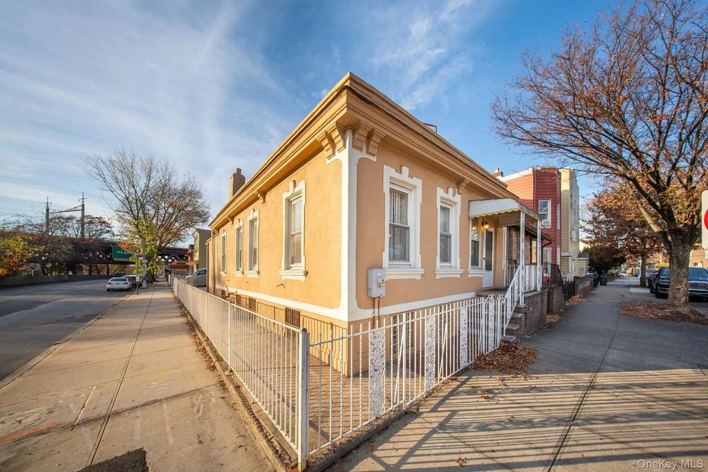 2334 Sound Street, Astoria