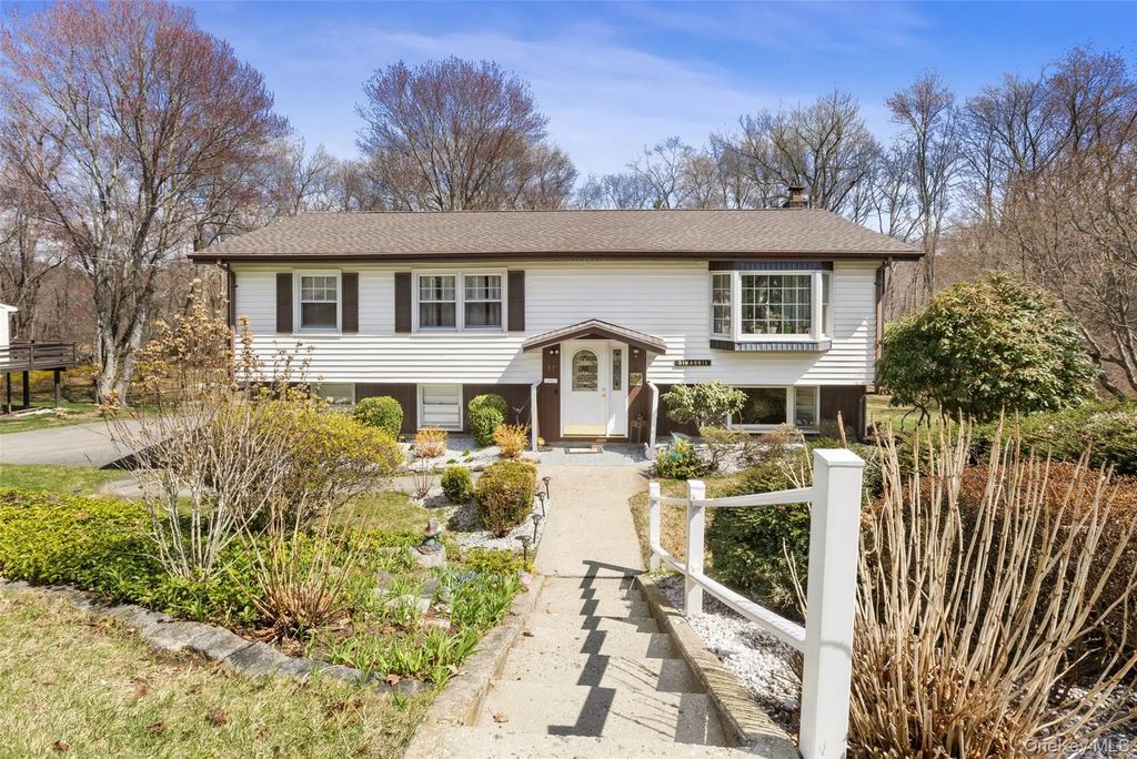 37 Tanager Road, Mahopac