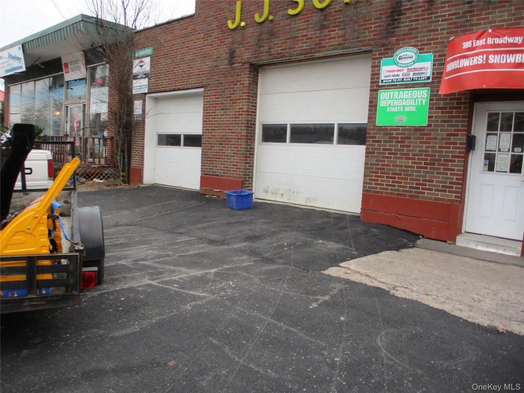 365 E Broadway, Monticello
