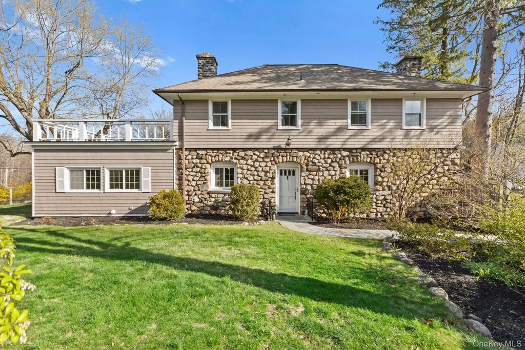 7 Rolling Hills Road, Thornwood
