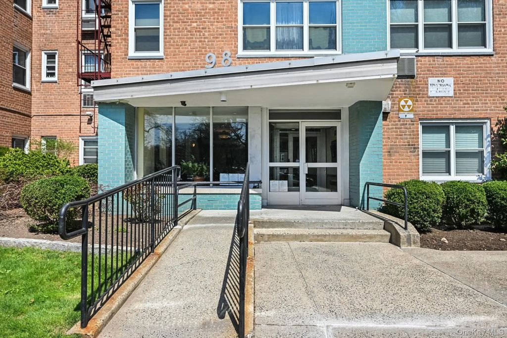 98 Dehaven Drive # 2b, Yonkers