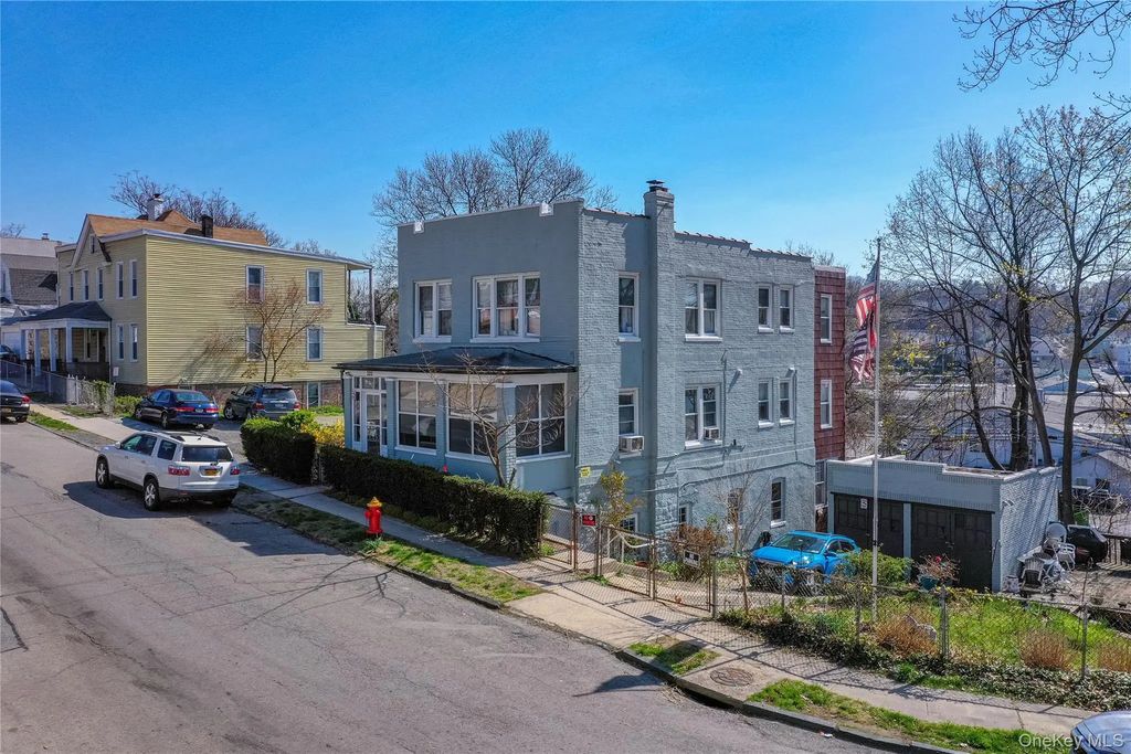 220 Woodland Avenue, Yonkers