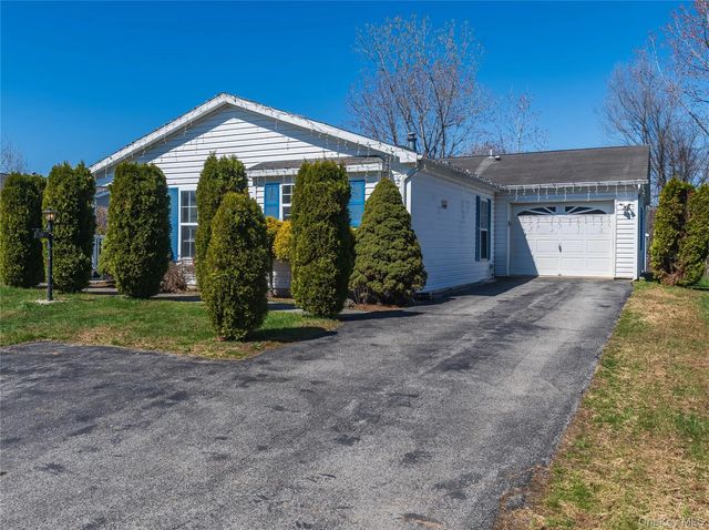 19 Biscayne Blvd, Poughkeepsie