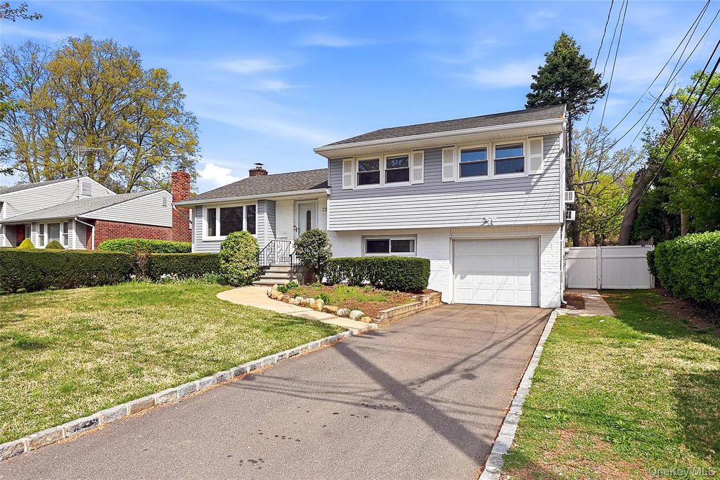 72 Woolsey Avenue, Glen Cove