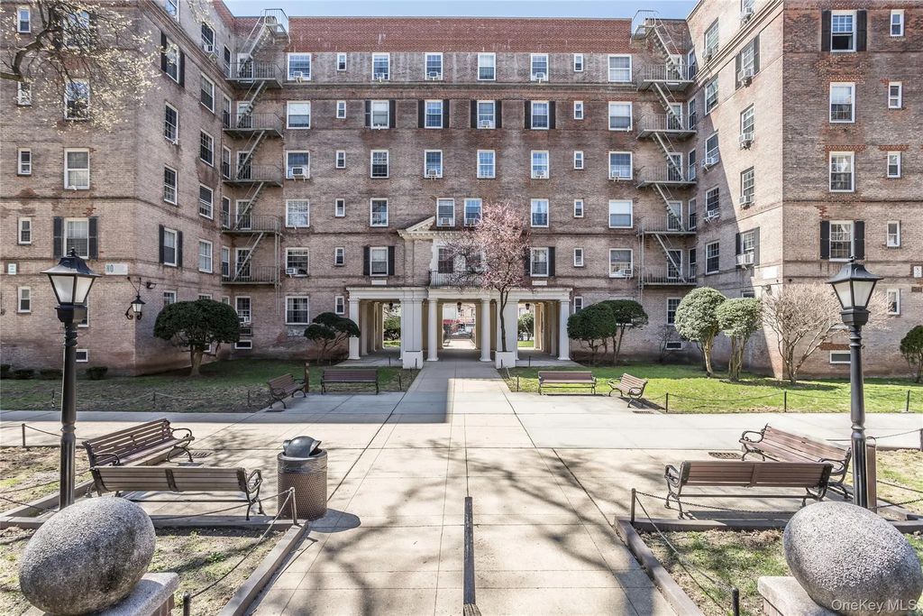 55-23 31 Avenue # J4, Woodside