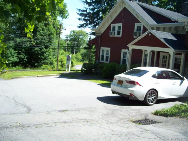 244 Greenwich Avenue, Goshen
