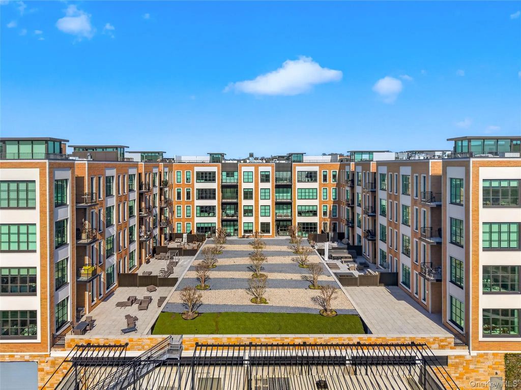 100 Garvies Point Road # 1304, Glen Cove