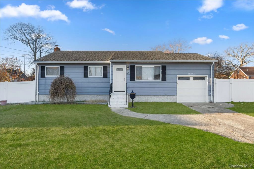14 Platt Avenue, West Babylon