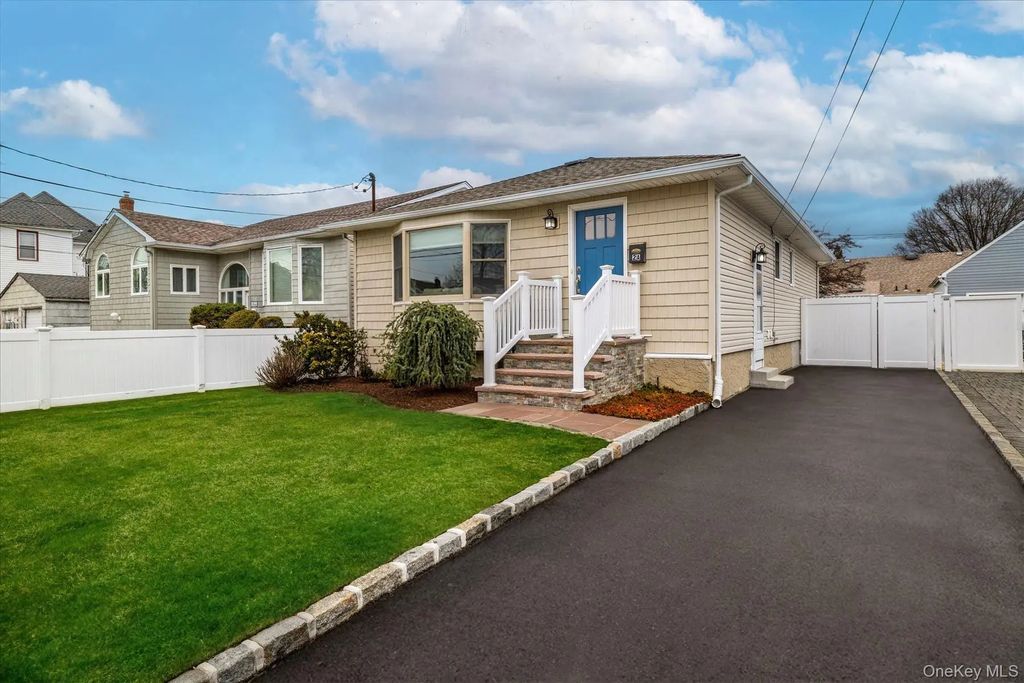 2a Baylis Place, Lynbrook