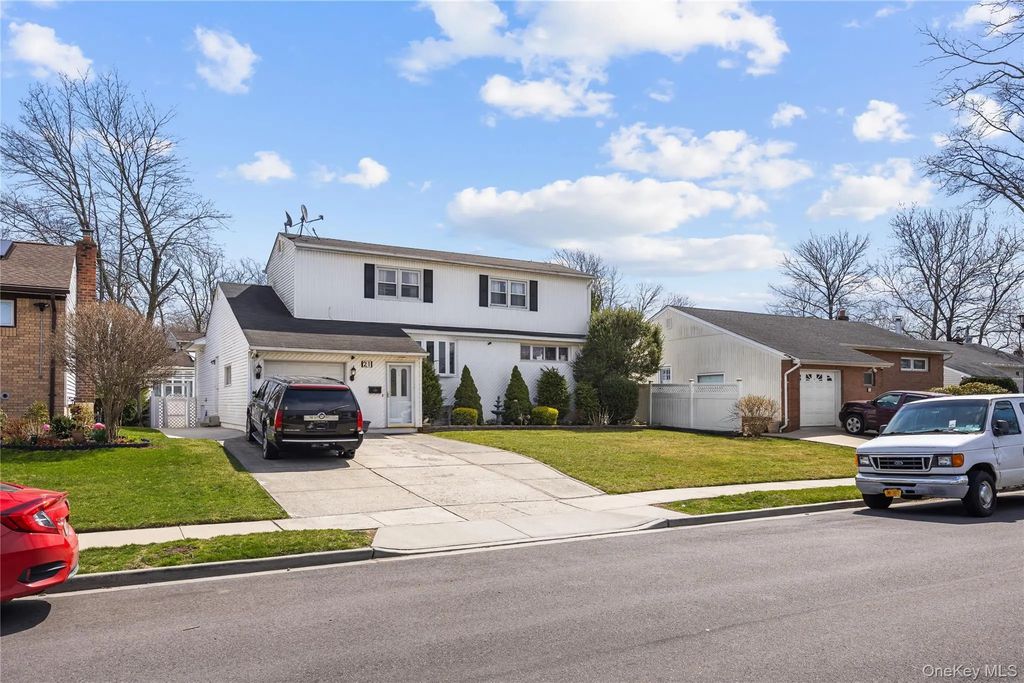 21 Darewood Lane, Valley Stream