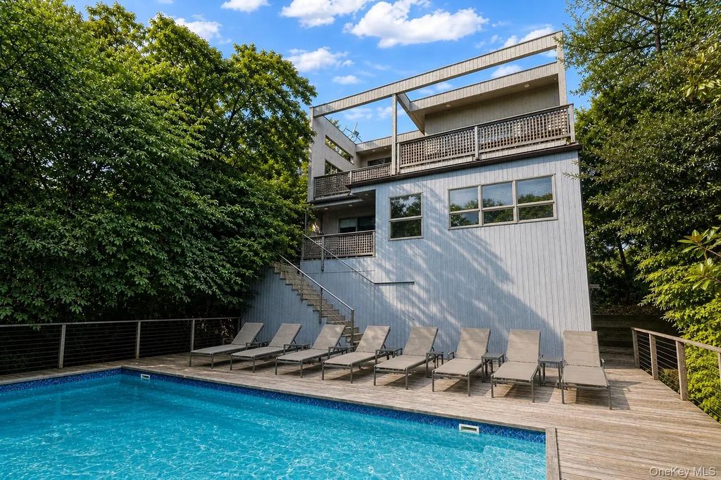 287 Bay Walk, Fire Island Pines